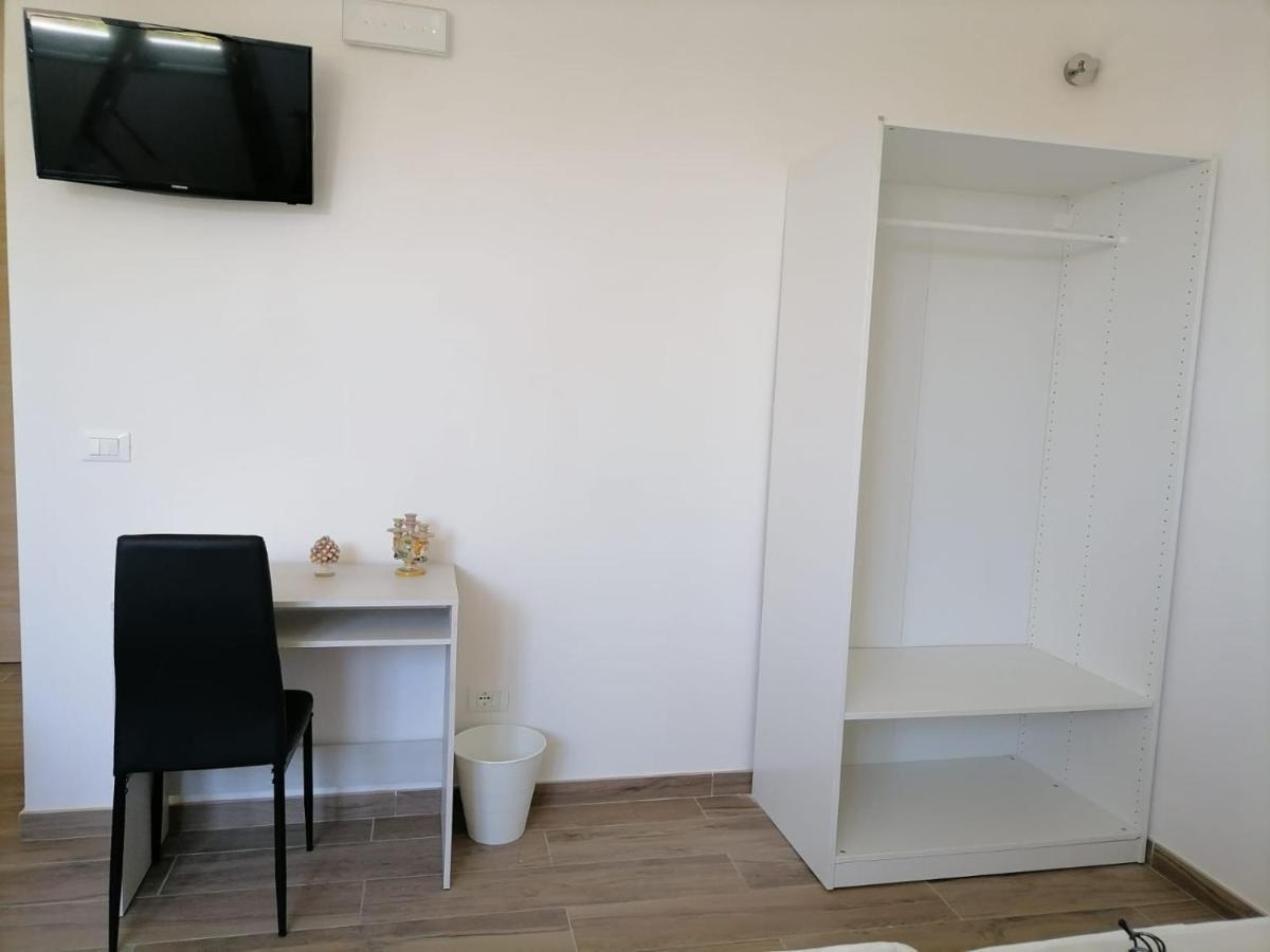 לינה וארוחת בוקר טאורמינה I Tre Cuori מראה חיצוני תמונה